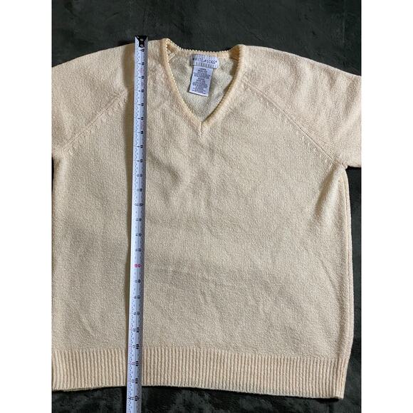 Vtg. White Stag Short Sleeve buttercream yellow v-neck top SZ Med (8-10) - Picture 6 of 6